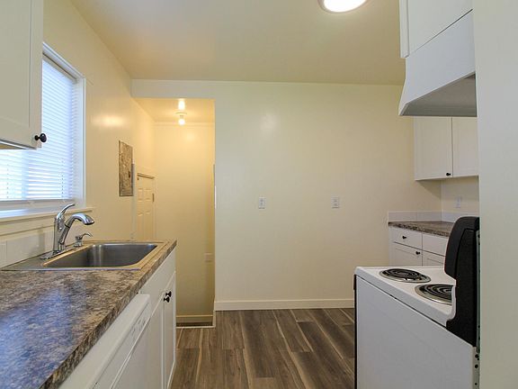 5th image of 706 Benham St