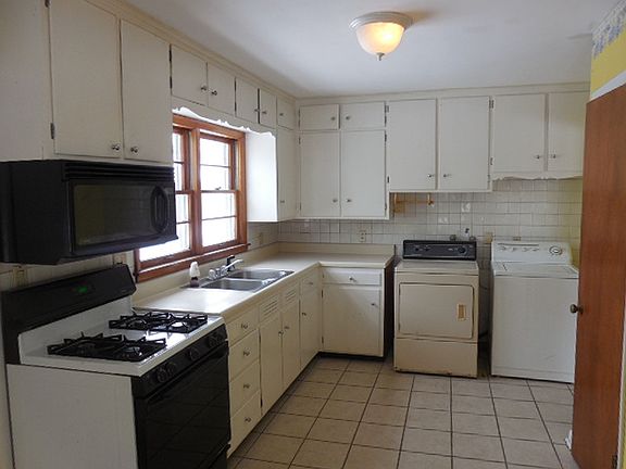 2nd image of 3859 Johnson Ave