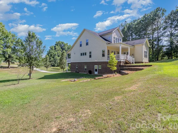 556 Peaceful Creek Dr, York, SC 29745