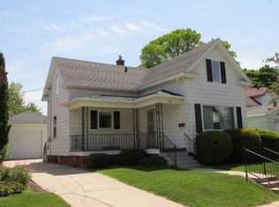 725 Bell Ave, Sheboygan, WI 53083