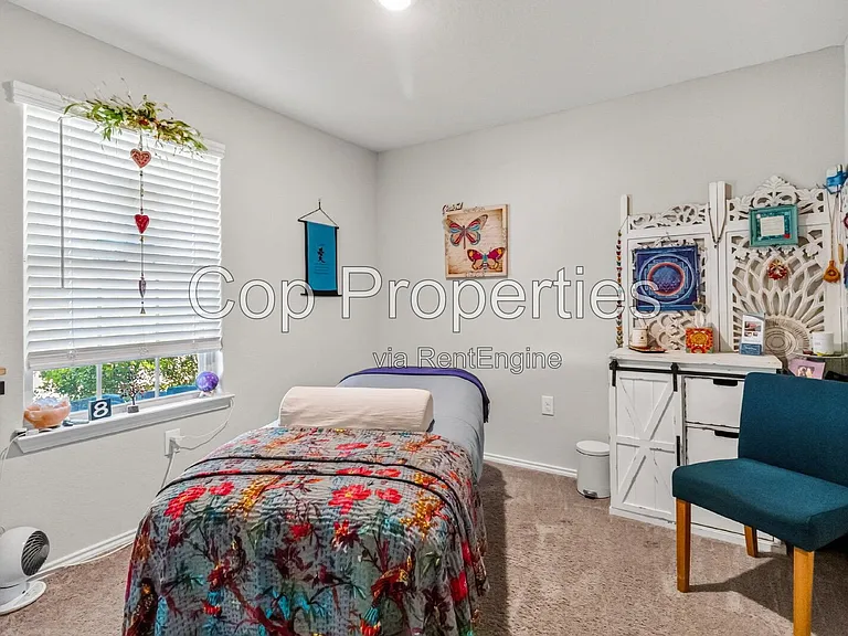 2425 Ayers Dr — Photo 17