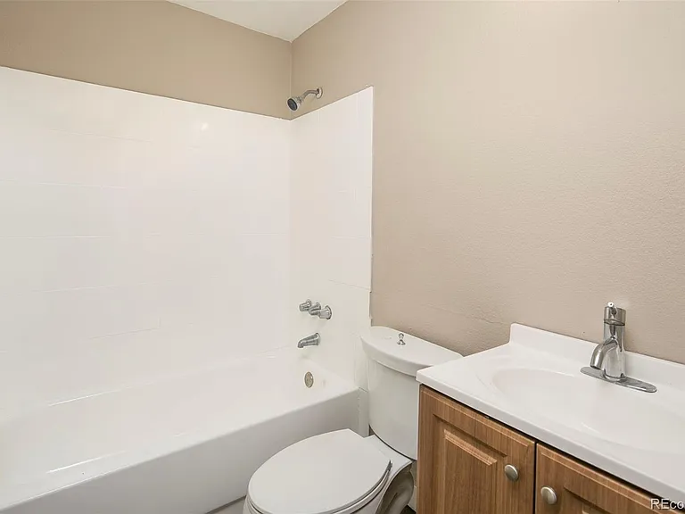 71 S Sable Blvd #B12 — Photo 8