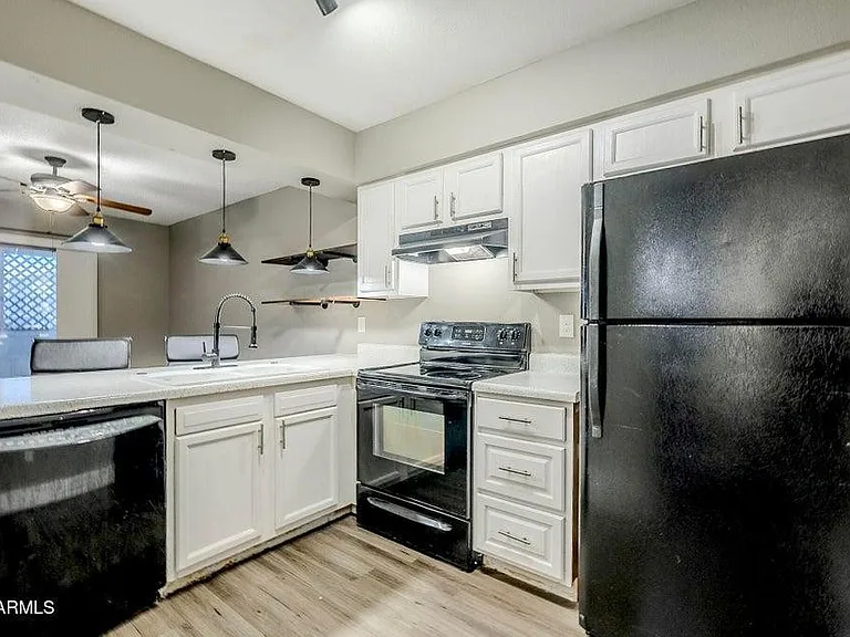 1826 N Spg #201 — Photo 6