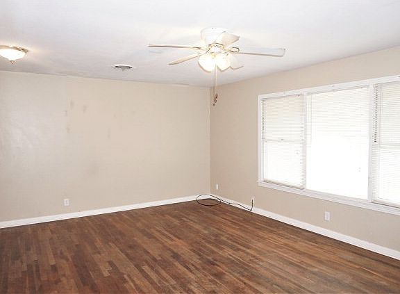5th image of 102 S Laurel St