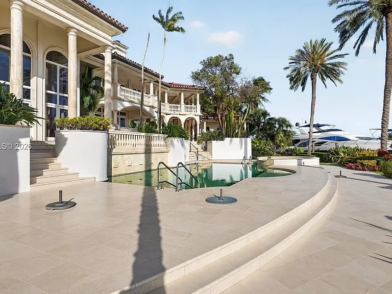 260 Cape Florida Dr — Photo 26