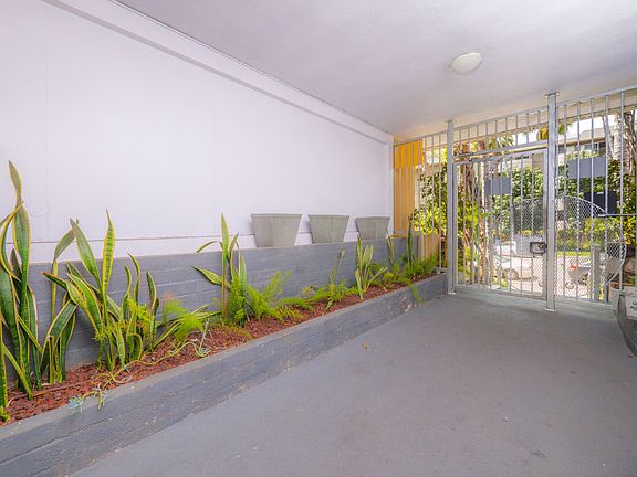 5th image of 336 S Alexandria Ave #50-16