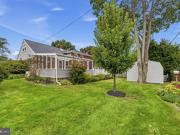 3rd image of 620 School Ln