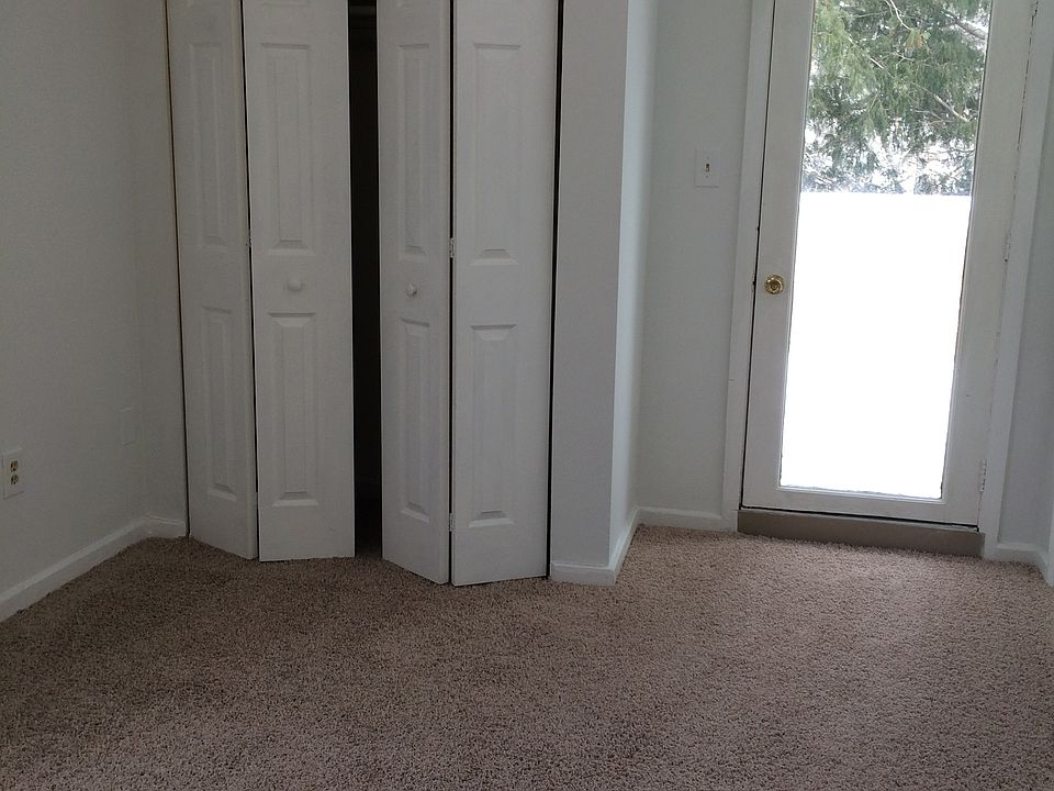 2nd image of 804 S Arlington Mill Dr