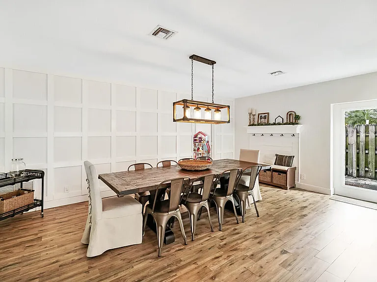 3048 NW 25th Way — Photo 13