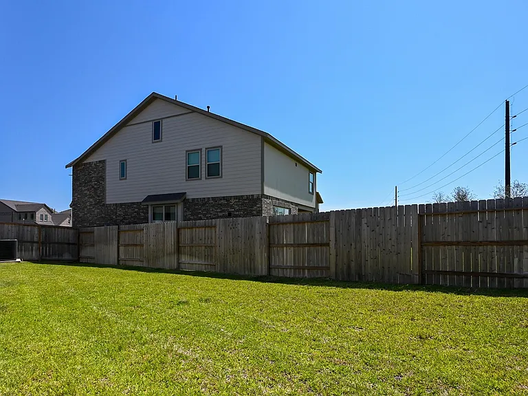 3057 Pensacola Dr — Photo 37