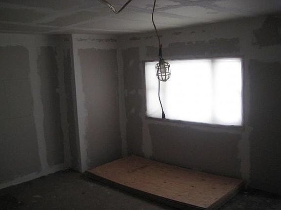 5th image of 70 Saint Marys Ave