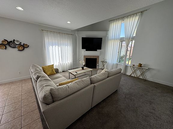 4th image of 2599 N Elm Dr