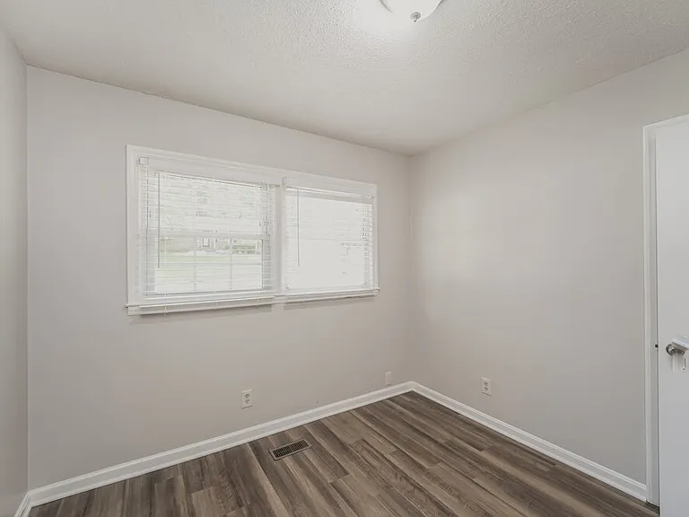 2413 Dora Dr — Photo 12