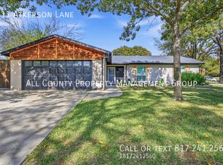 511 Atkerson Ln, Euless, TX 76040