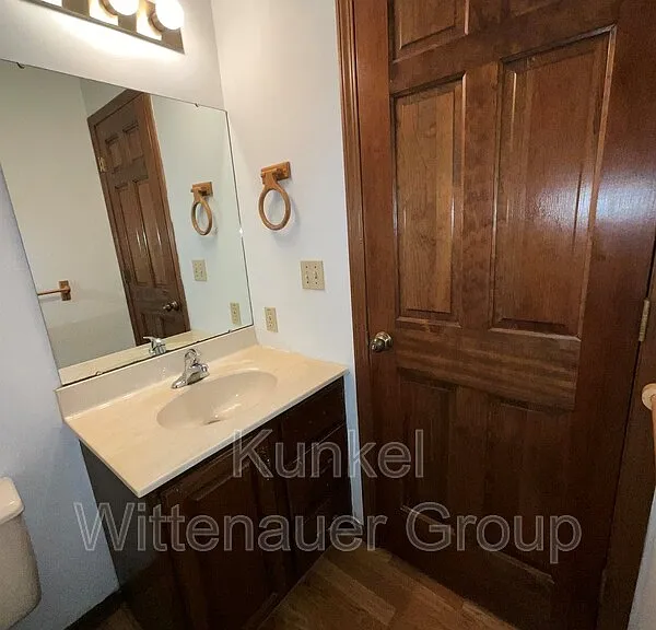2020 Greenbrier Dr — Photo 11