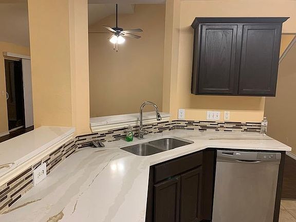 4th image of 1601 Royal Ascot Dr