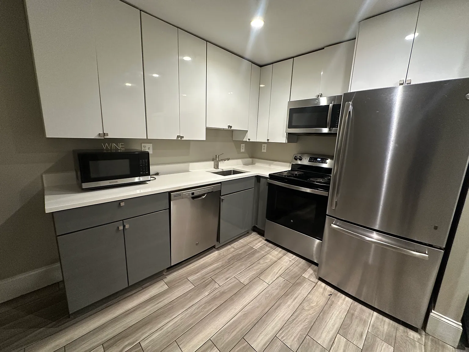 2 bed, $2,950 — Photo 2