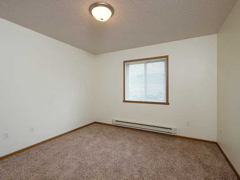 Pinehurst Apartments | 2 Bedroom Plan I | Bedroom