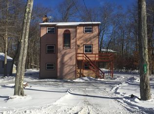 858 Country Place Dr, Tobyhanna, PA