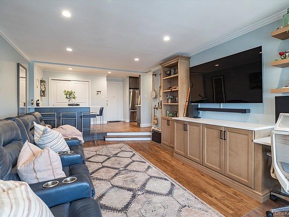 2nd image of 522 Shore Road #5T
