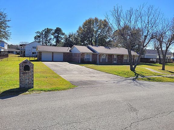 2nd image of 806 Avenue G
