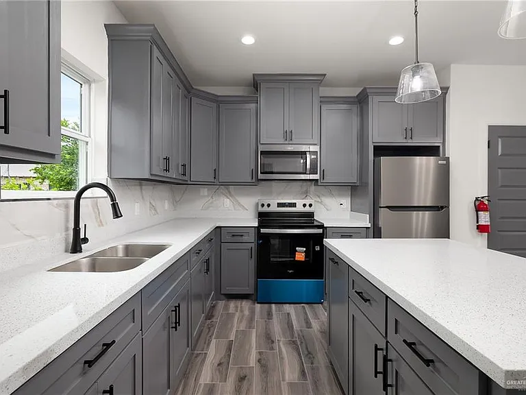 2020 Cedar Ave #A — Photo 8