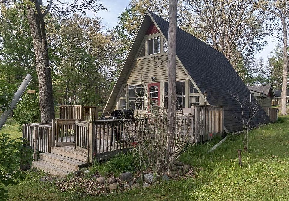 1st image of 262 Ellsworth Lake Dr