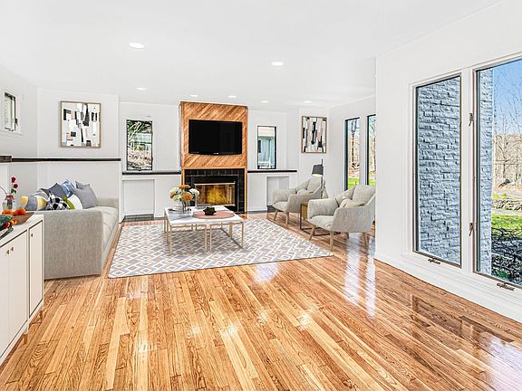 4th image of 31 Byram Hill Road