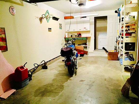 5th image of 8811 Arcadia Dr