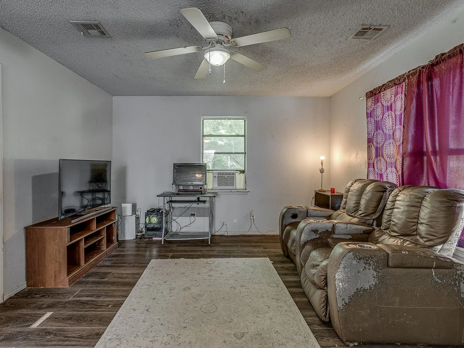 3 bed, 1098 sqft, $950 — Photo 4