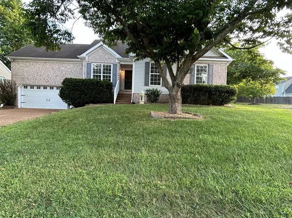 1132 McDonough Cir, Thompsons Station, TN 37179