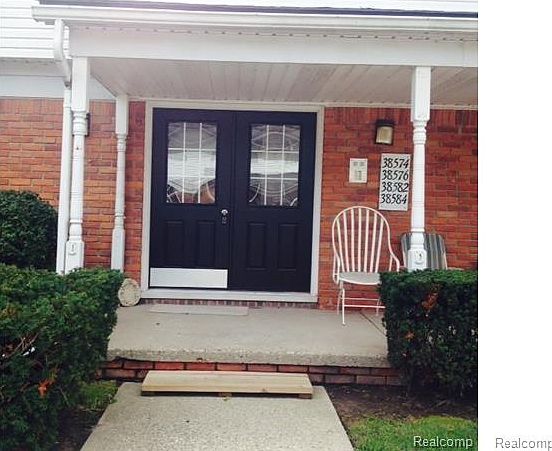 1st image of 38574 Meadowdale St