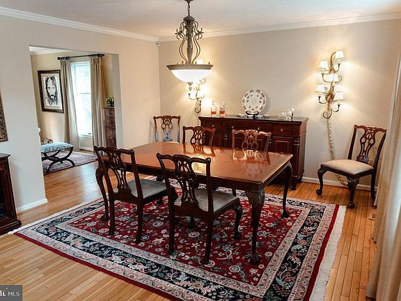 4th image of 2827 Berryland Dr