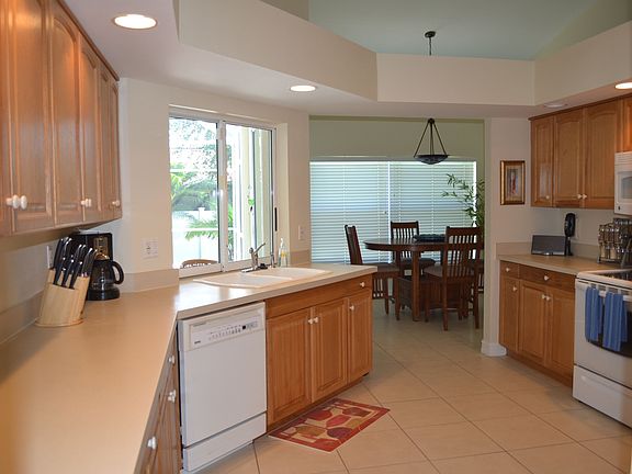 3rd image of 2505 SW 52nd Ln