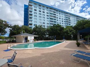 Hillcrest East No 26 Cond, Hollywood, FL 33021