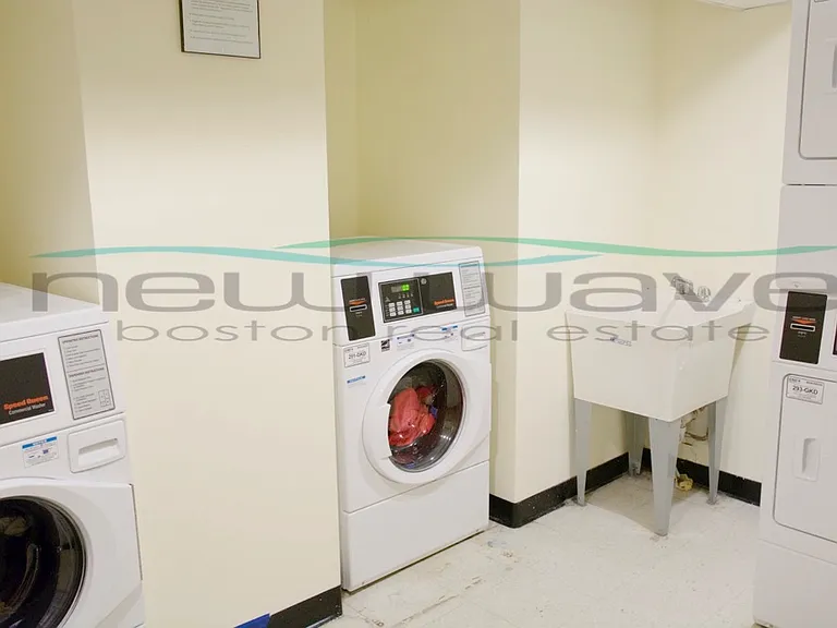 51 Queensberry St #21 — Photo 6