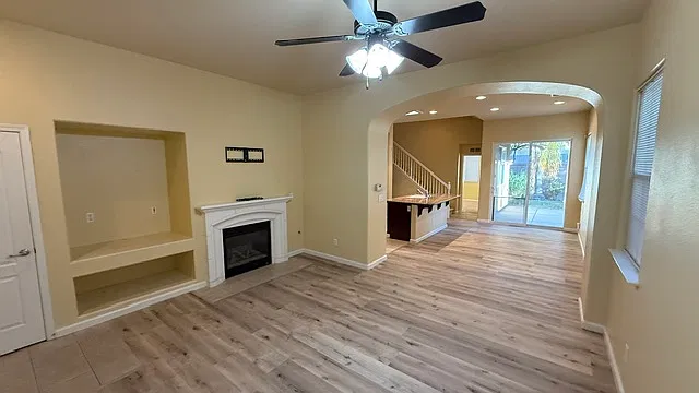 4 bed, 1616 sqft, $2,395 — Photo 3