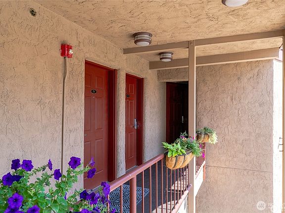 4th image of 322 W Woodin Avenue #723