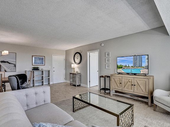 4th image of 2715 N OCEAN Boulevard #6C