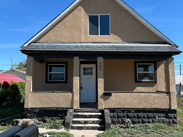 408 Douglas St — Photo 3