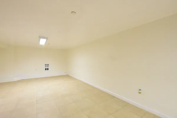 Rented by Clove Realty LLC | media 36