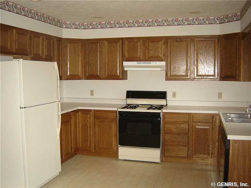 2nd image of 2822 Quaker Rd
