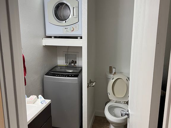 3rd image of 750 29th St APT 820