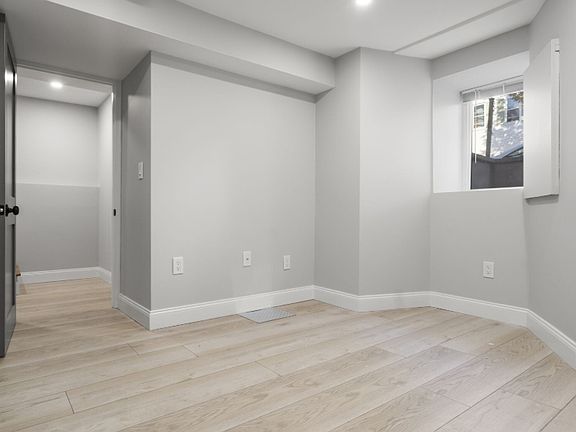 5th image of 531 E 5th St #1A