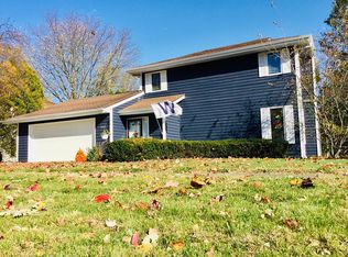 1002 S Center St, Mahomet, IL 61853