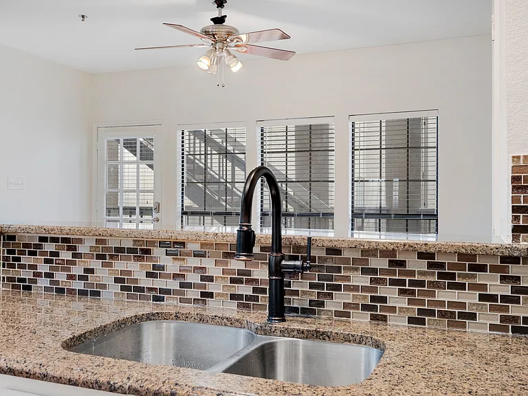 4800 W Lovers Ln #515 — Photo 24