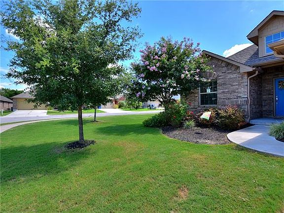 2nd image of 901 Coulee Dr