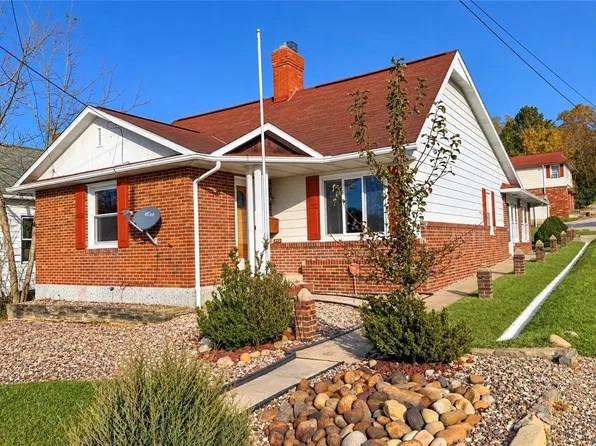 449 Race St, Waynesburg, PA 15370