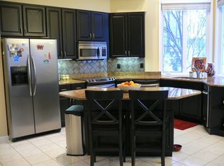 16556 Highland Summit Dr, Ballwin, MO 63011