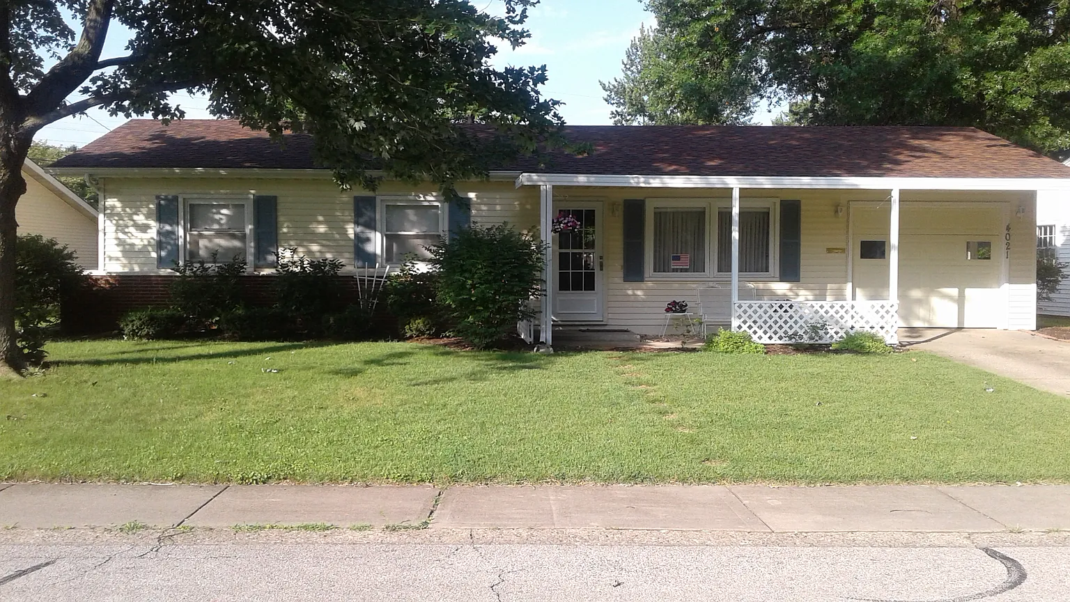4021 Cambridge Dr photo 1